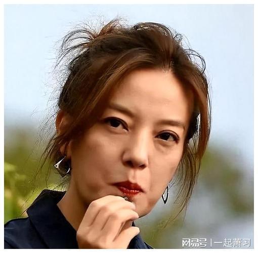 赵薇女儿出行保镖是谁 - 赵薇女儿近照曝光  第6张